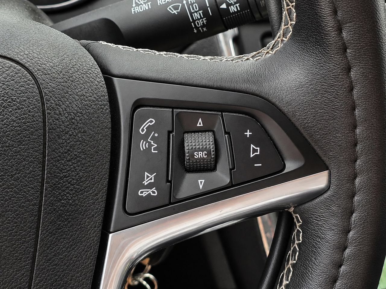 Certified 2015 Buick Encore Convenience FWD image 25