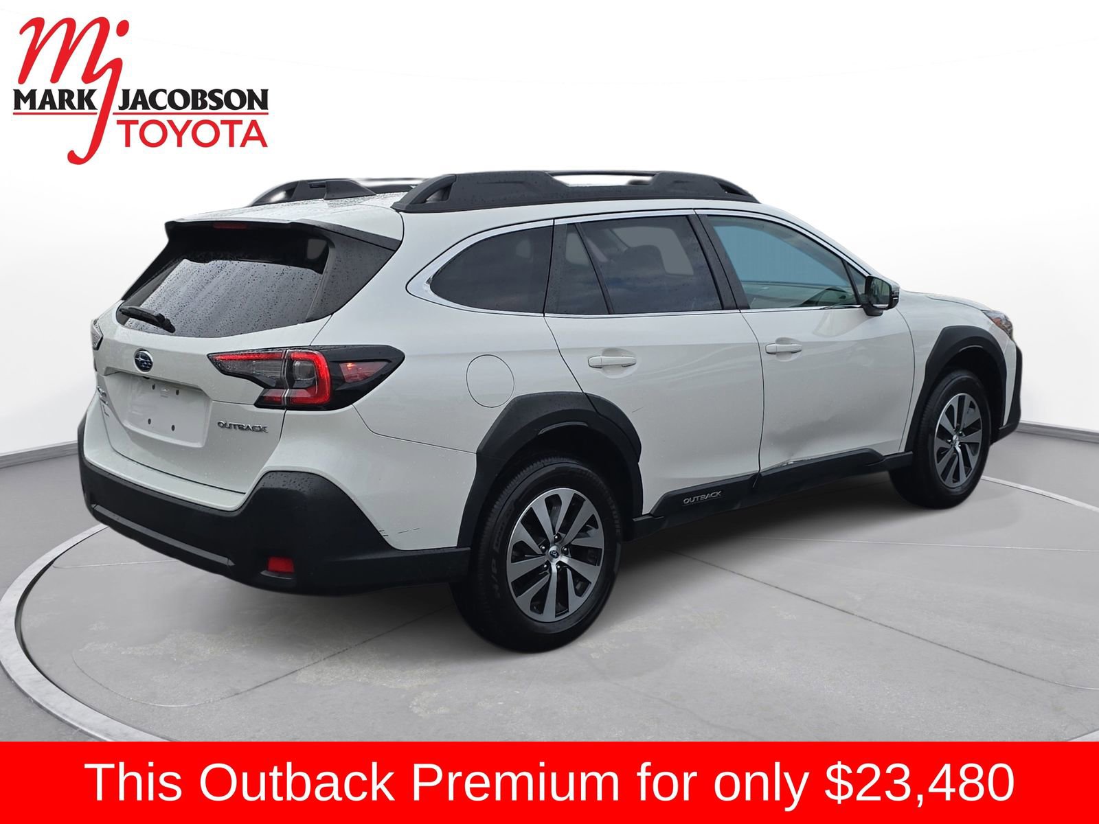 Used 2023 Subaru Outback Premium image 9