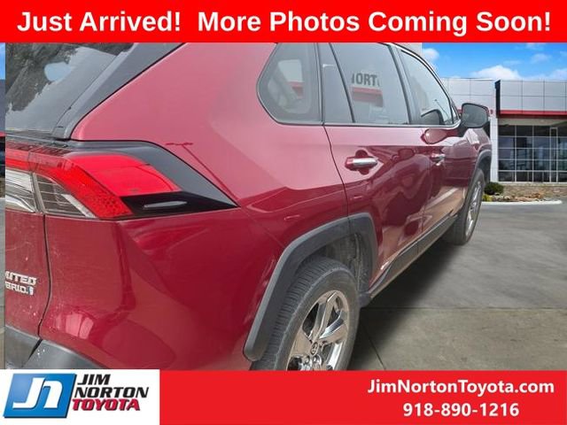 Used 2020 Toyota RAV4 Limited AWD/4WD image 5