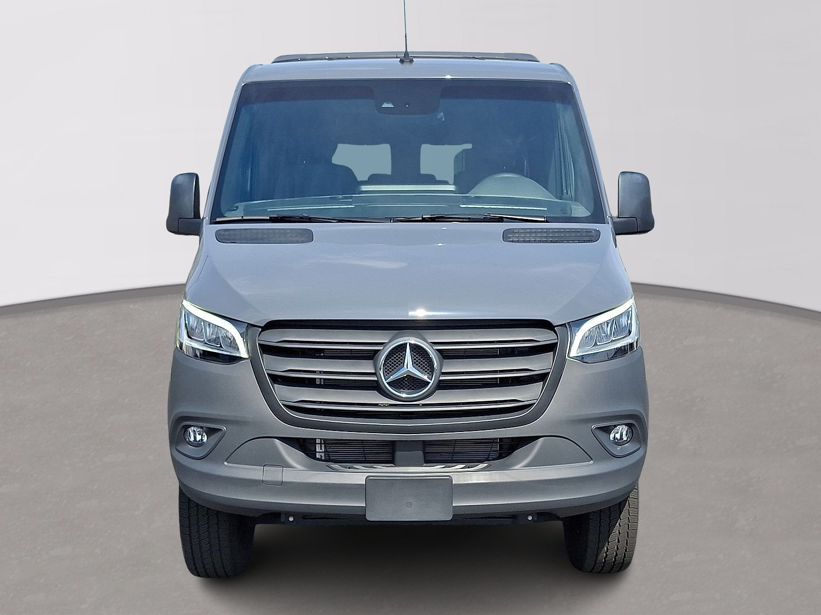 Used 2024 Mercedes-Benz Sprinter 2500 image 2