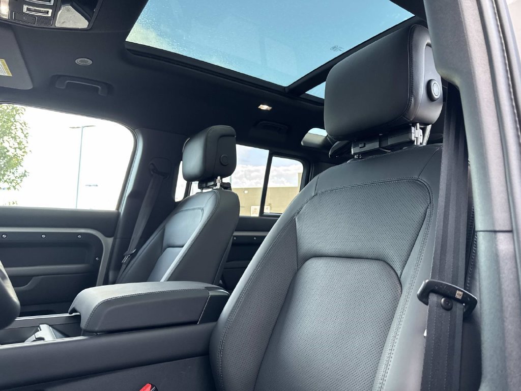 New 2026 Land Rover Defender 110 X-Dynamic SE AWD/4WD image 21