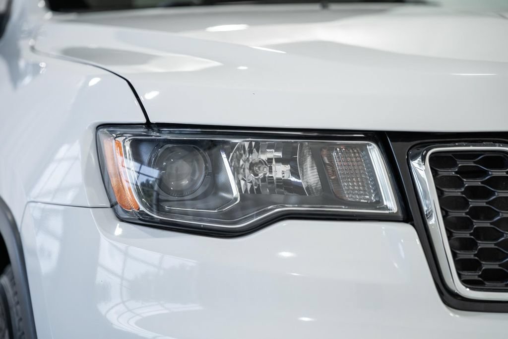 Used 2019 Jeep Grand Cherokee Limited AWD/4WD image 13
