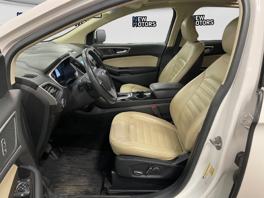 Used 2017 Ford Edge SEL w/ Equipment Group 201A AWD/4WD image 9