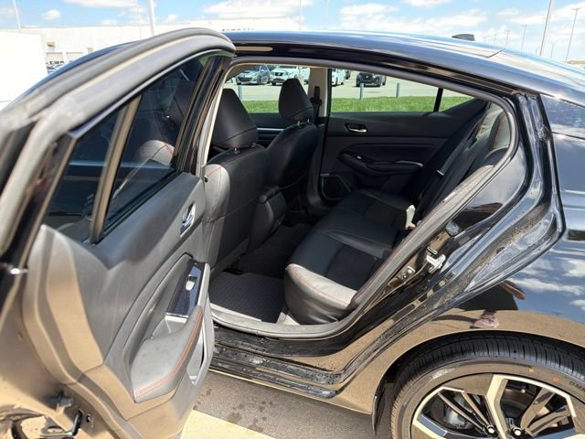 Used 2023 Nissan Altima 2.5 SR AWD/4WD image 28