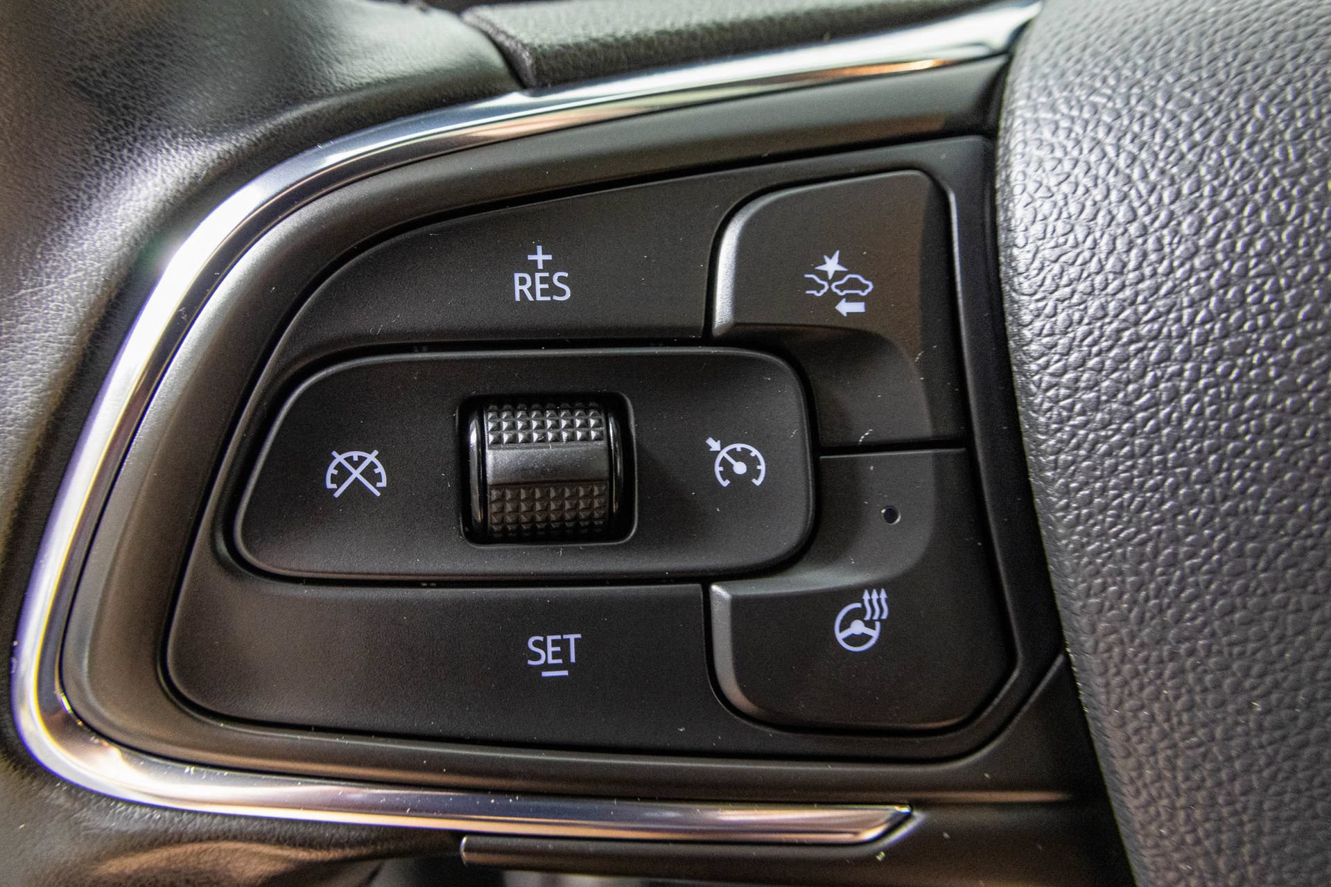 Used 2025 Buick Envista Sport Touring w/ Convenience I Package FWD image 34