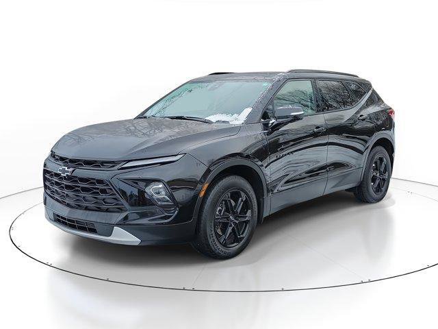 Used 2024 Chevrolet Blazer LT w/ Sound & Technology Package AWD/4WD image 2