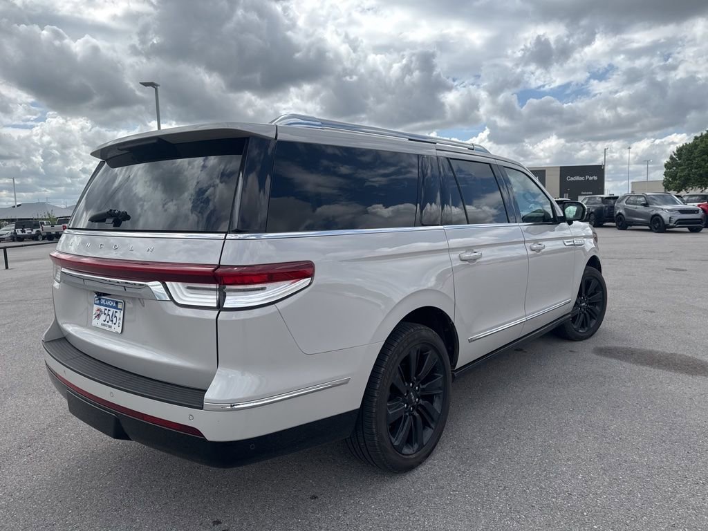 Used 2024 Lincoln Navigator L Reserve image 4