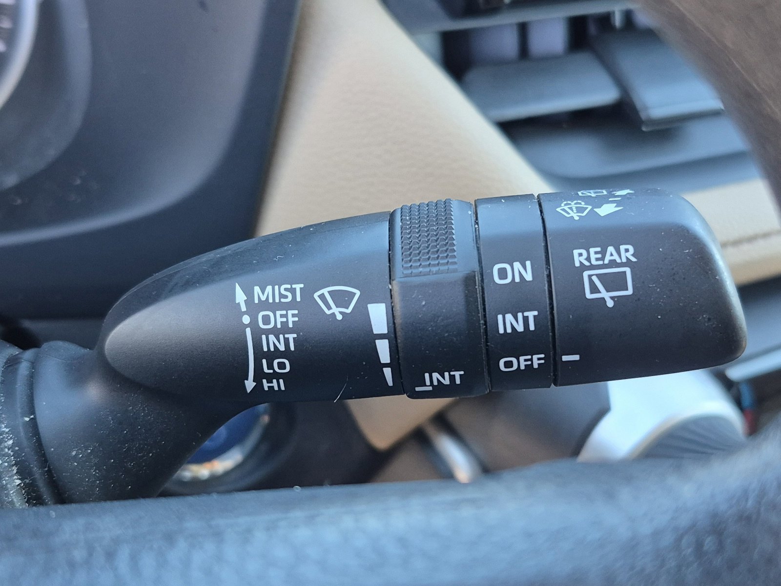Used 2021 Toyota RAV4 XLE w/ Convenience Package AWD/4WD image 34