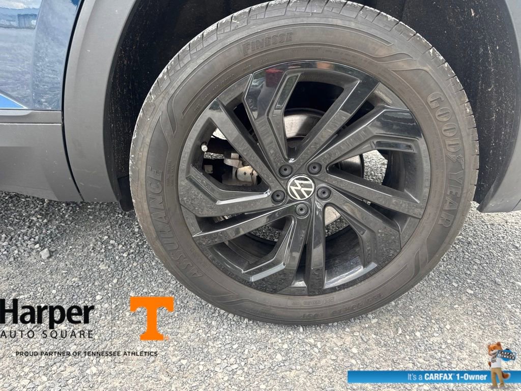 Used 2023 Volkswagen Atlas SE w/ Black Wheel Package AWD/4WD image 18
