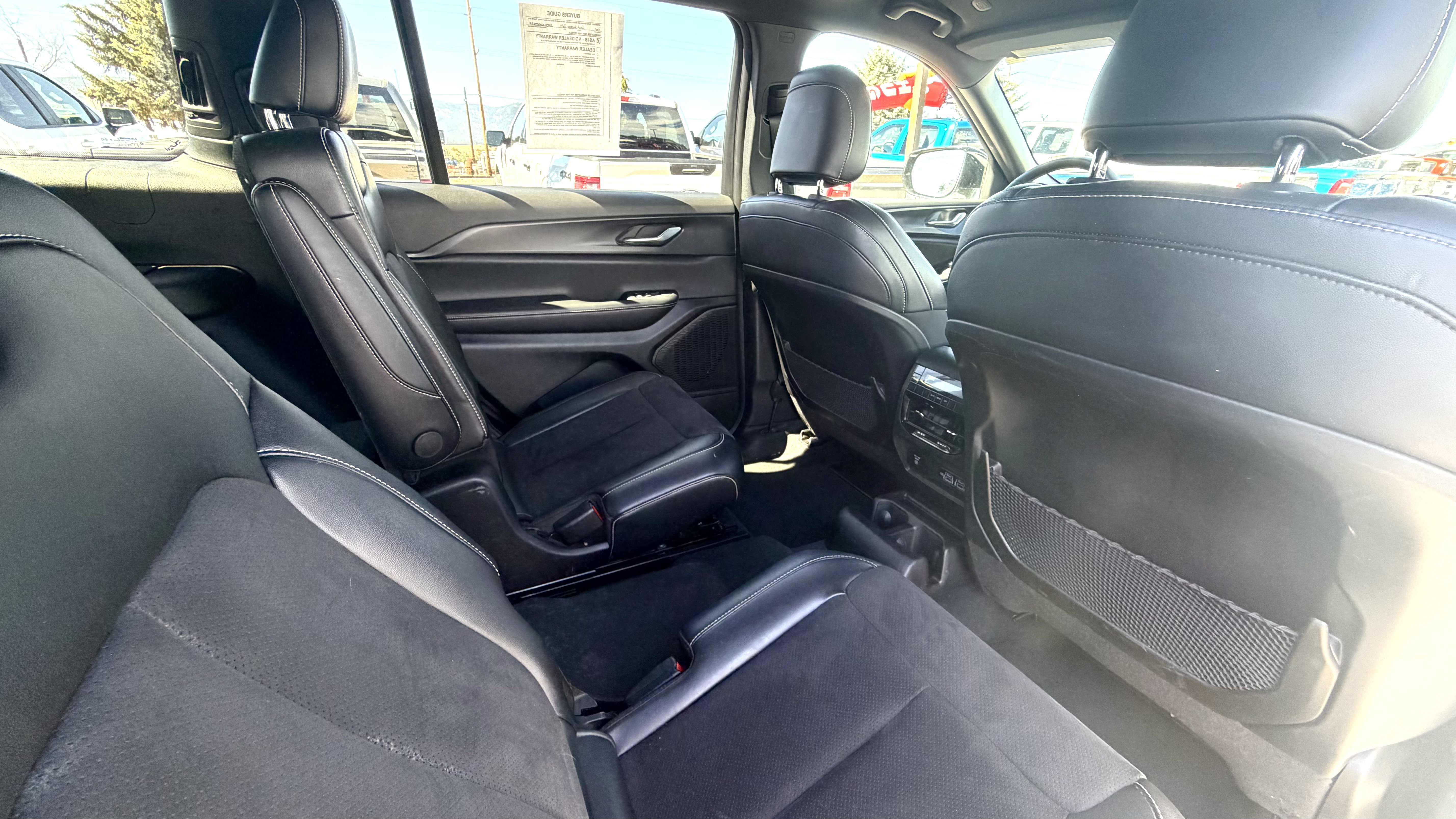 Used 2024 Jeep Grand Cherokee L Laredo AWD/4WD image 14