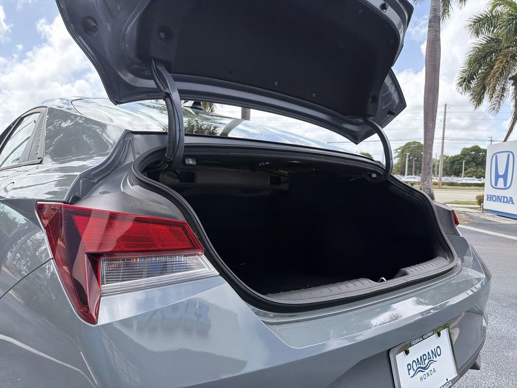 Used 2022 Hyundai Elantra SEL w/ Convenience Package FWD image 23