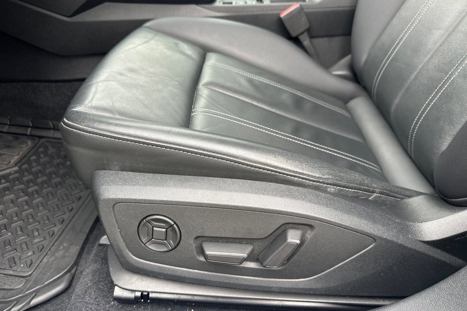 Used 2023 Audi A3 2.0T Premium w/ Convenience Package image 13