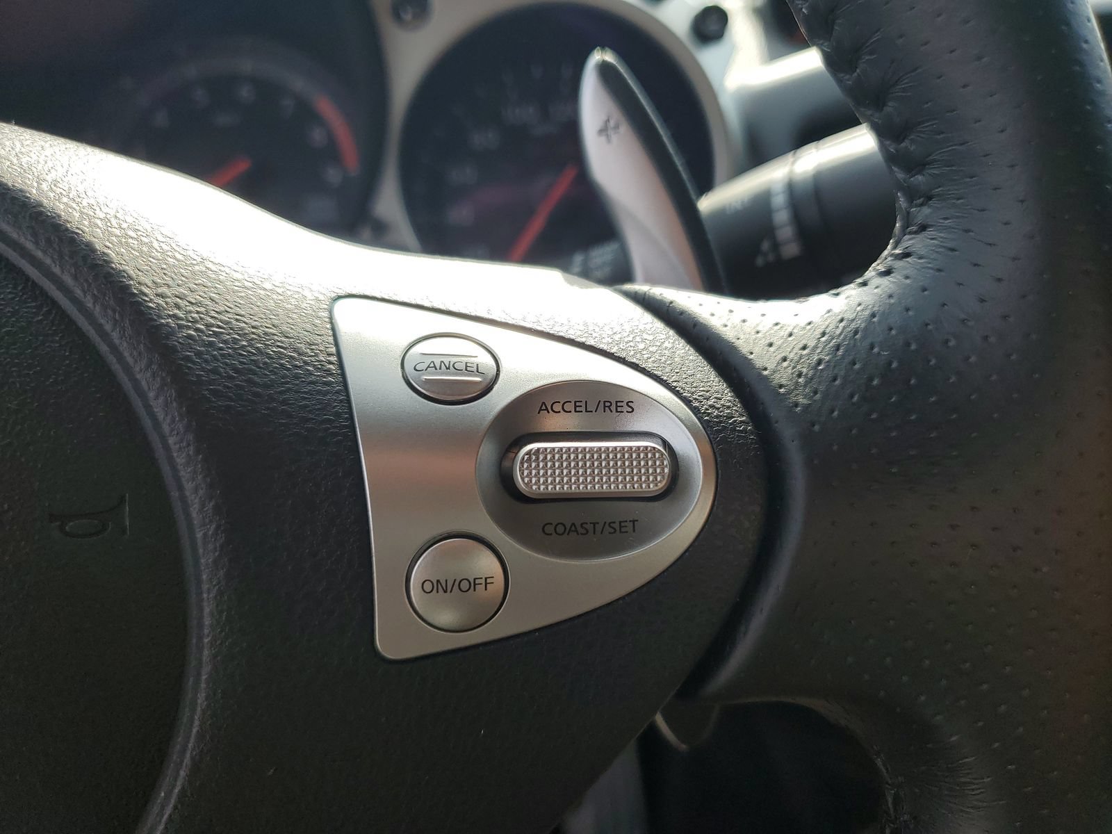 Used 2019 Nissan 370Z Touring Sport RWD image 18