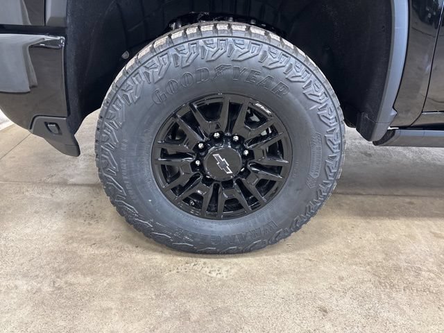 New 2026 Chevrolet Silverado 2500 ZR2 AWD/4WD image 12