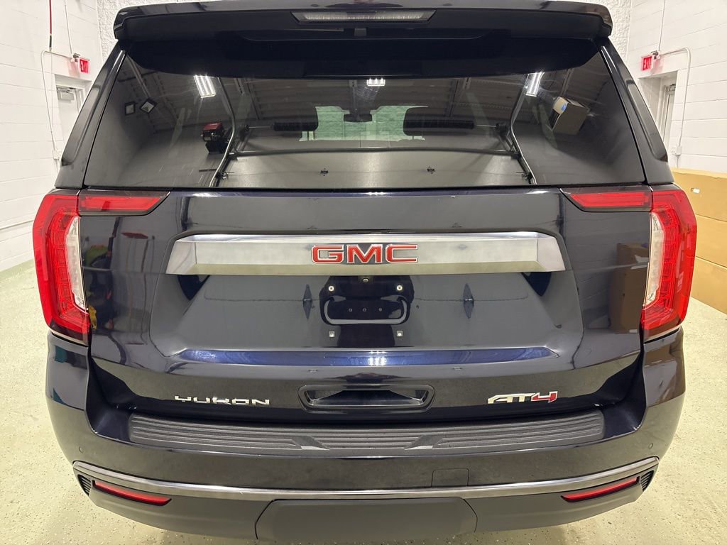 Used 2023 GMC Yukon XL AT4 w/ Technology Package image 5