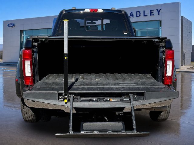 Used 2022 Ford F350 Lariat w/ Lariat Ultimate Package AWD/4WD image 9