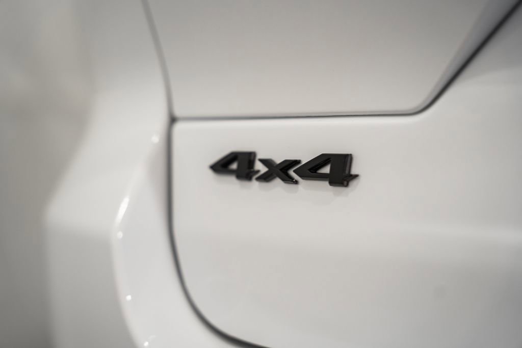 New 2025 Jeep Grand Cherokee Altitude image 7