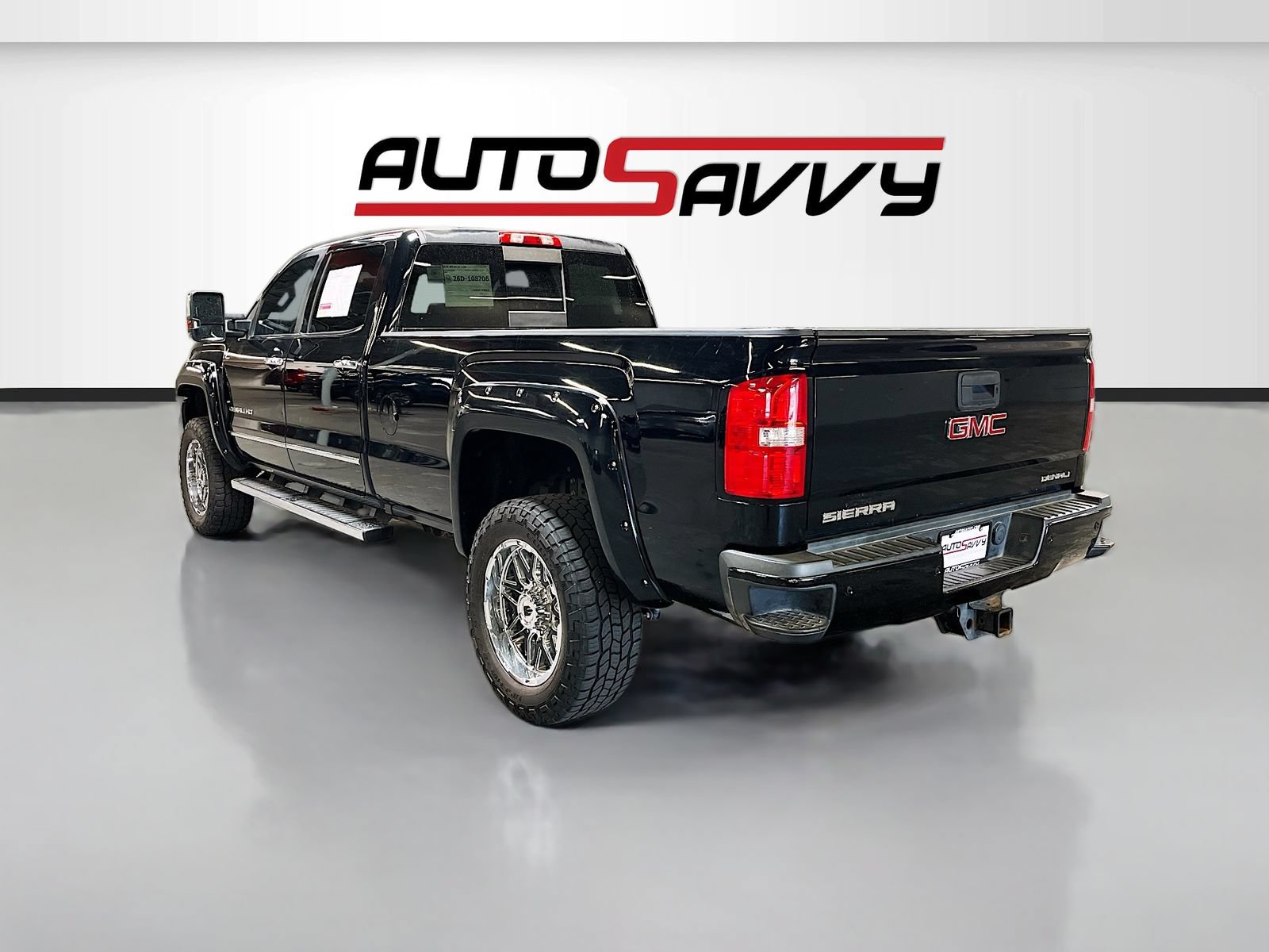 Used 2016 GMC Sierra 3500 Denali w/ Suspension Package, Off-Road AWD/4WD image 5