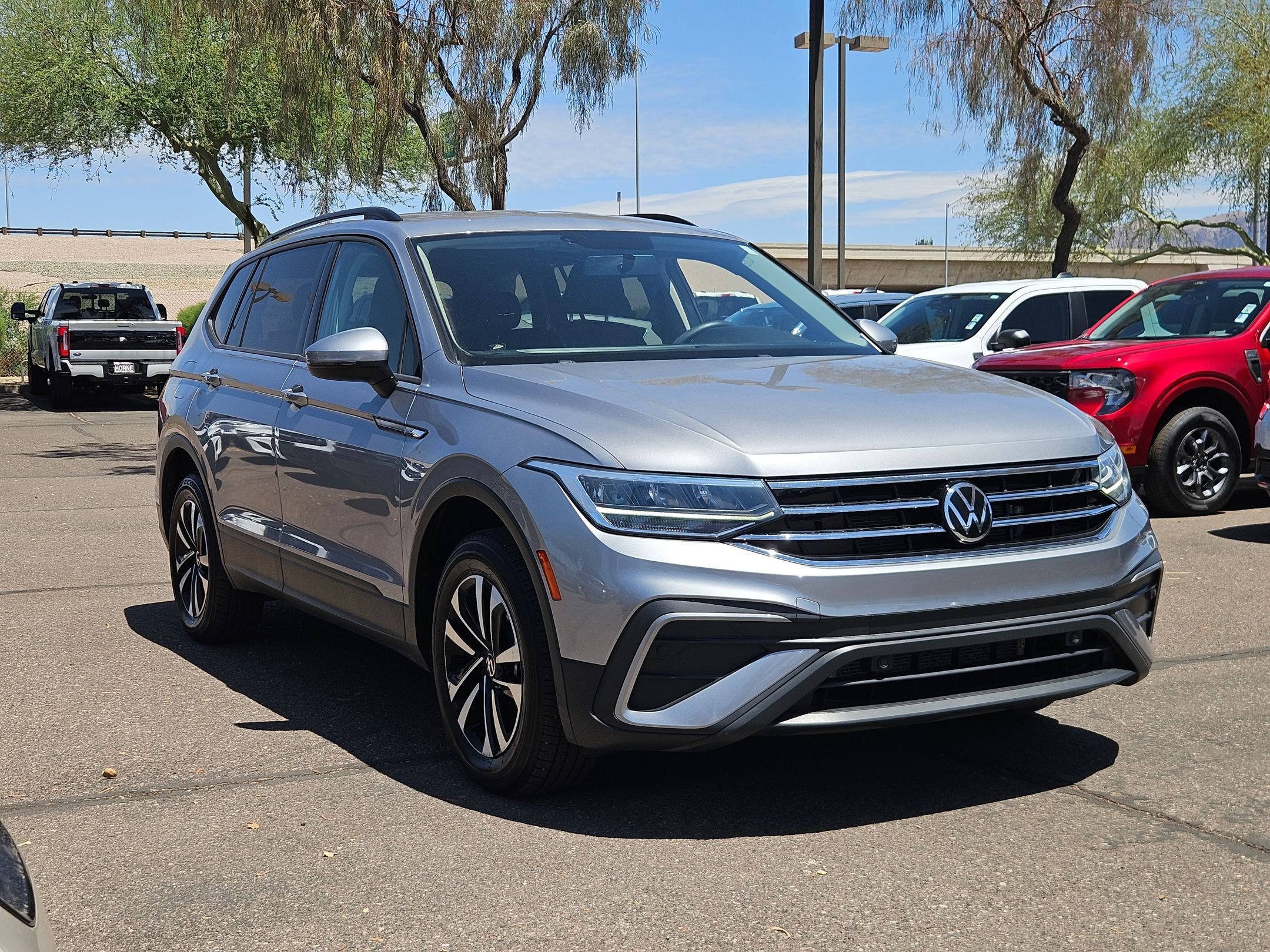 Used 2022 Volkswagen Tiguan S FWD image 3