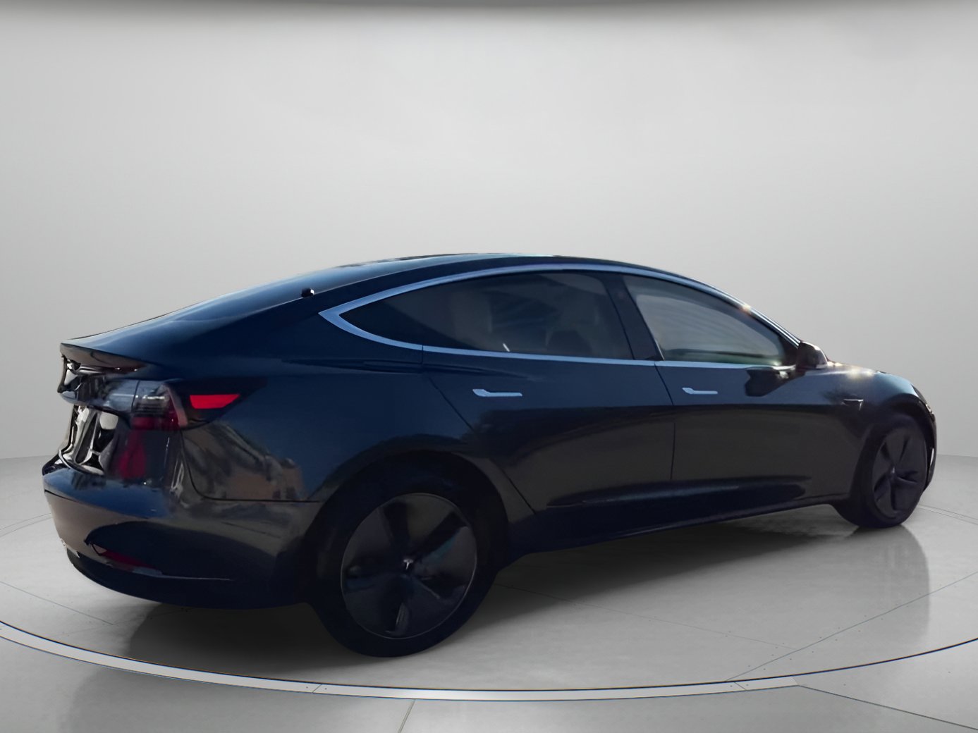 Used 2018 Tesla Model 3 Long Range image 29