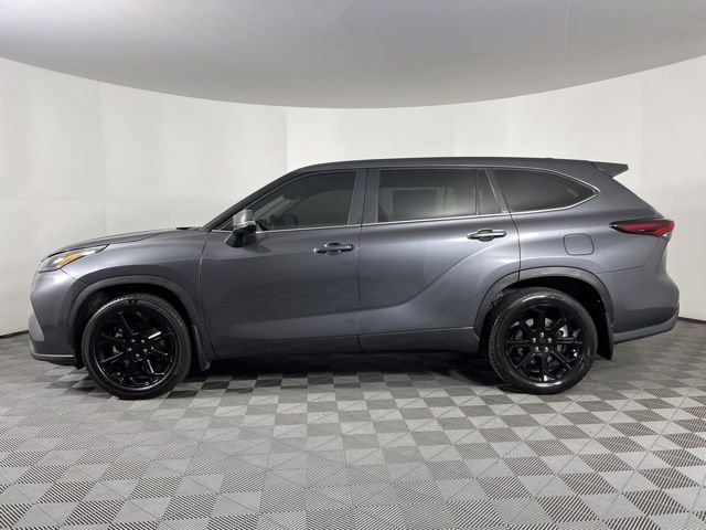 Used 2024 Toyota Highlander LE image 6