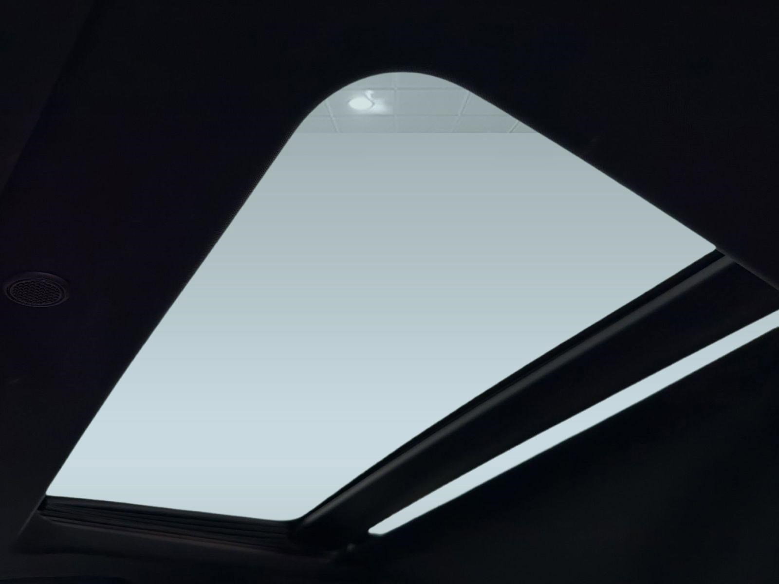 Used 2020 Ford Explorer XLT w/ Equipment Group 202A image 14