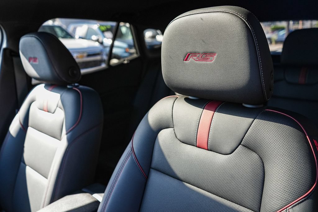 New 2026 Chevrolet Trax RS w/ Sunroof Package FWD image 24