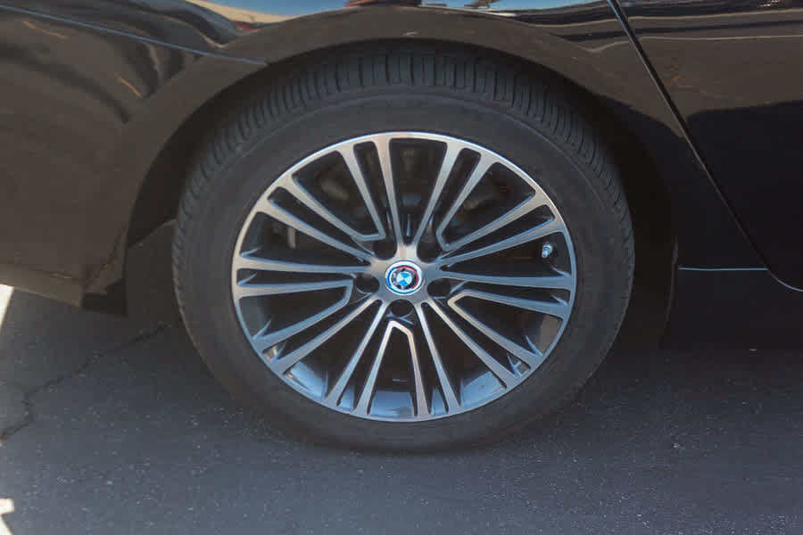 Used 2020 BMW 530i xDrive w/ Convenience Package AWD/4WD image 11