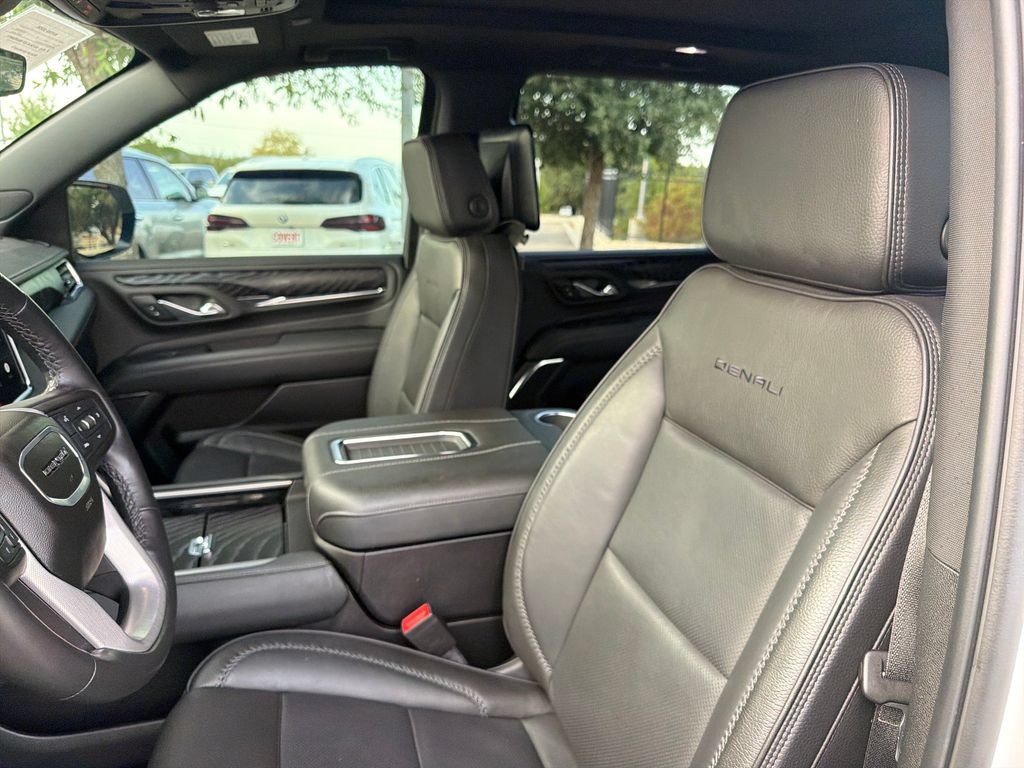 Used 2024 GMC Yukon XL Denali w/ Advanced Technology Package AWD/4WD image 23