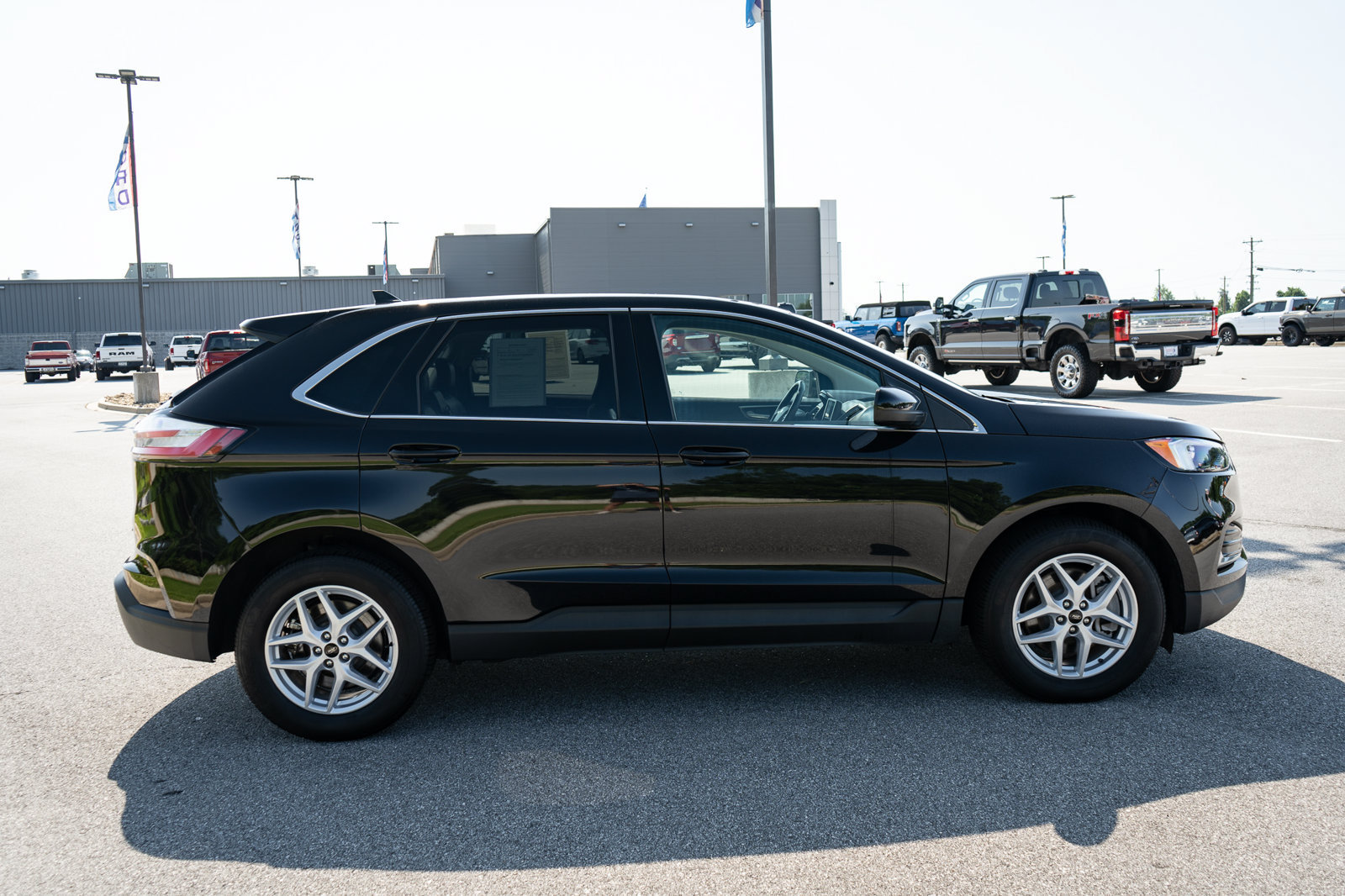 Used 2024 Ford Edge SEL AWD/4WD image 11
