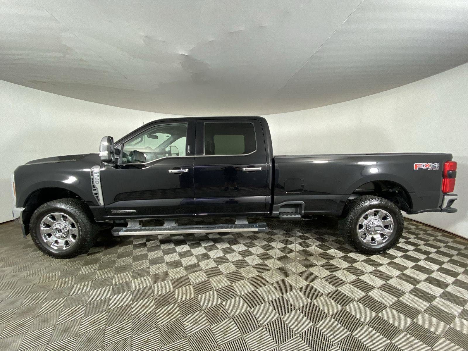 Used 2024 Ford F350 Lariat w/ Chrome Package AWD/4WD image 4