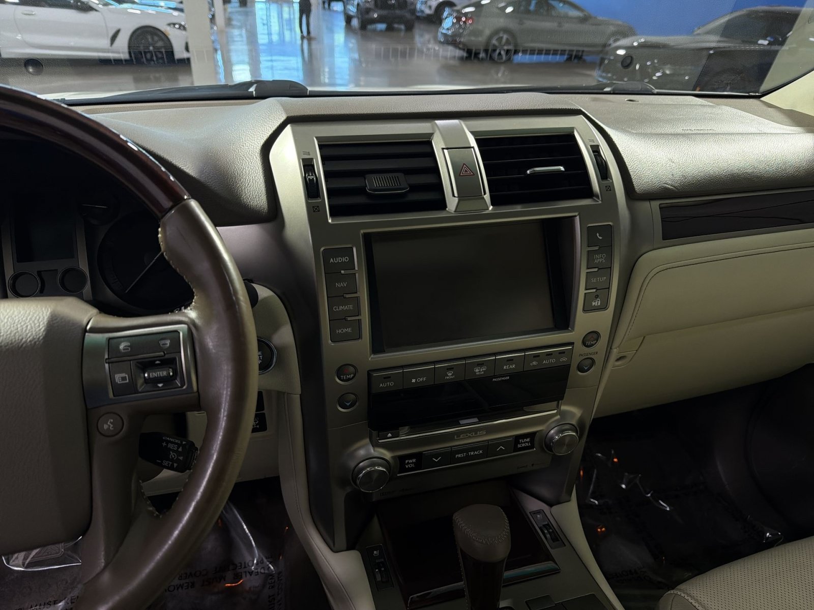 Used 2019 Lexus GX 460 Premium w/ Premium Package AWD/4WD image 15