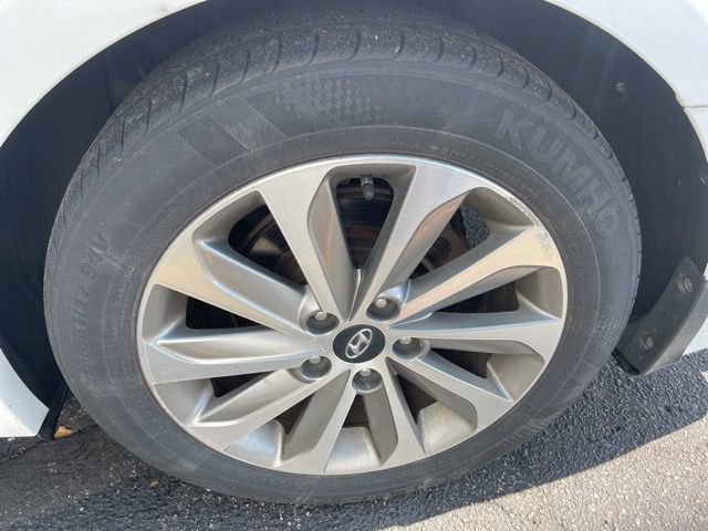 Used 2016 Hyundai Sonata Sport w/ Option Group 02 image 13