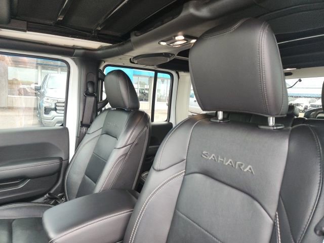 Used 2021 Jeep Wrangler Unlimited Sahara w/ Cold Weather Group AWD/4WD image 15
