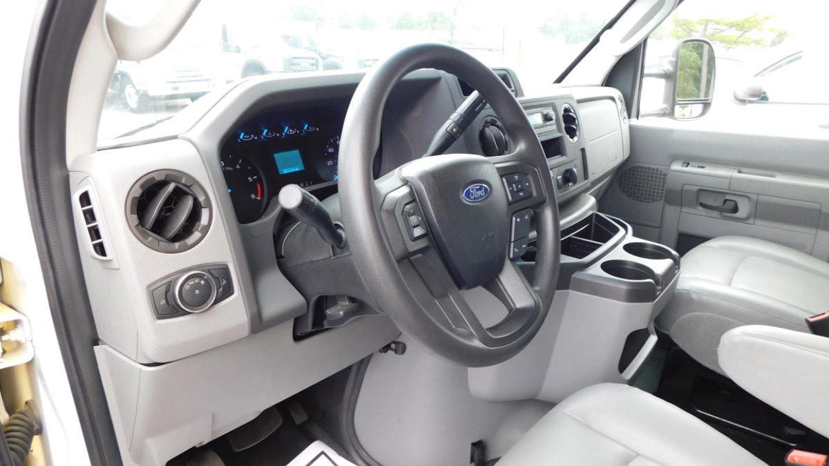 Used 2023 Ford E-450 and Econoline 450 Super Duty w/ Power Windows & Locks Group image 8