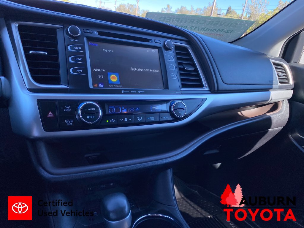 Used 2018 Toyota Highlander Plus AWD/4WD image 18