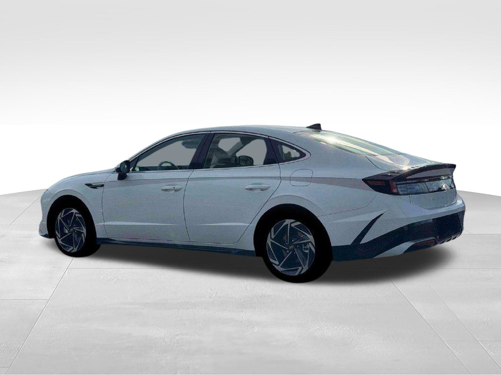 New 2026 Hyundai Sonata SEL FWD image 4