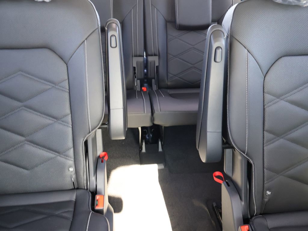 New 2026 Volkswagen Atlas SE image 12