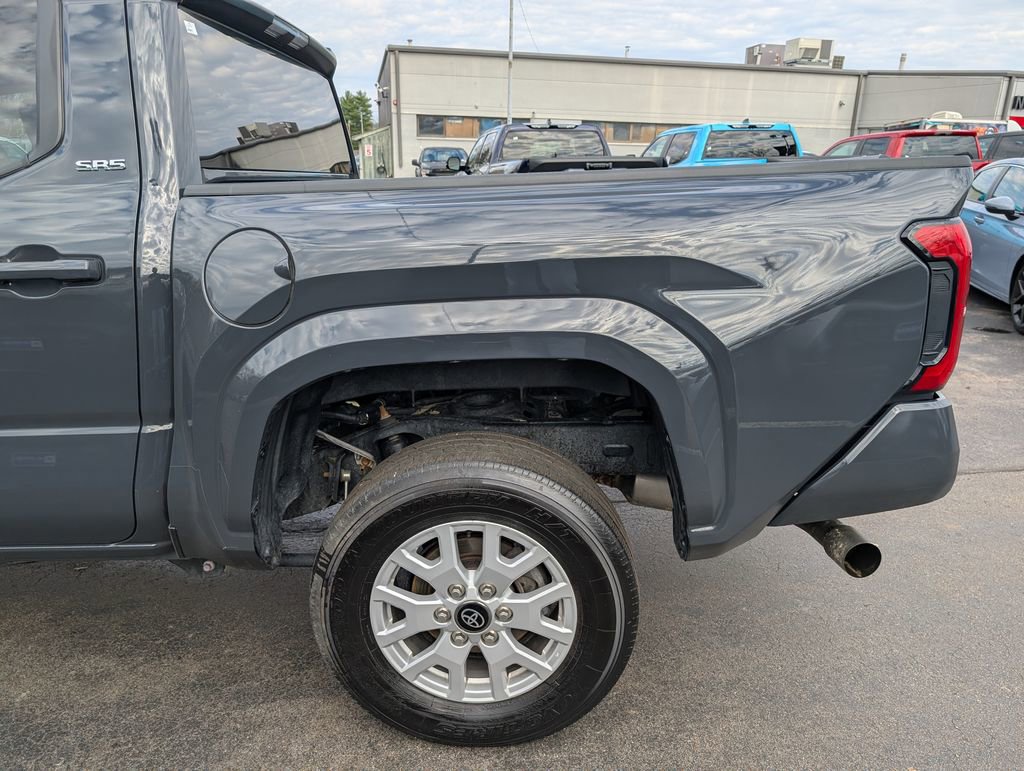 Certified 2024 Toyota Tacoma SR5 AWD/4WD image 4