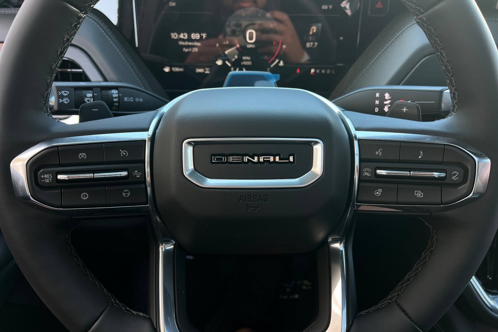 New 2026 GMC Yukon Denali w/ Denali Reserve Package AWD/4WD image 24