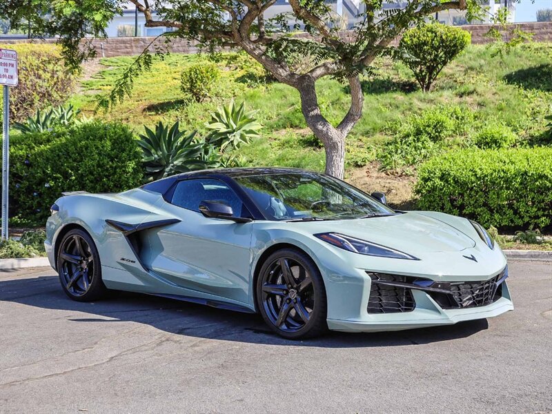Used 2024 Chevrolet Corvette Z06 RWD image 7