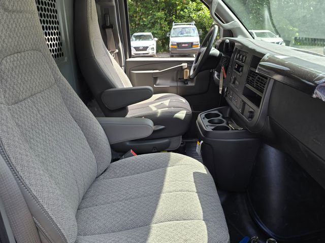 New 2025 GMC Savana 2500 w/ Driver Convenience Package image 29