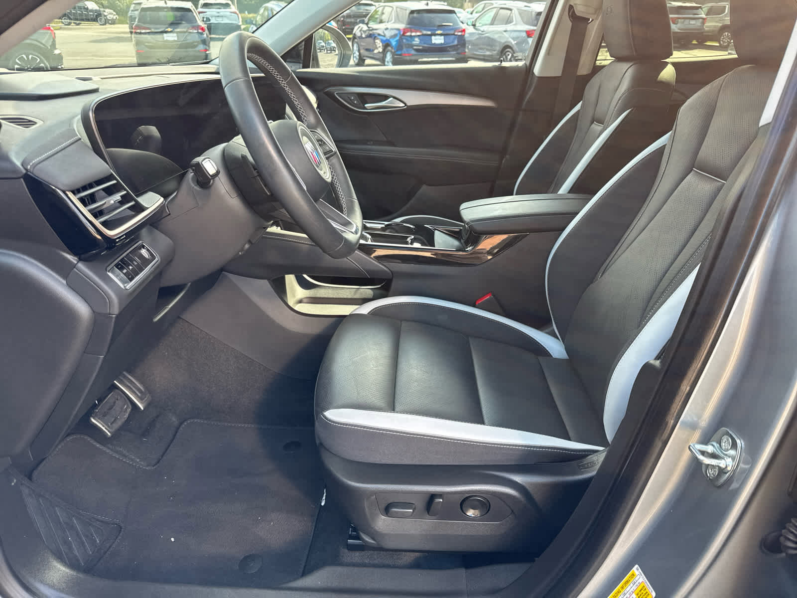 Used 2025 Buick Envision Sport Touring image 18