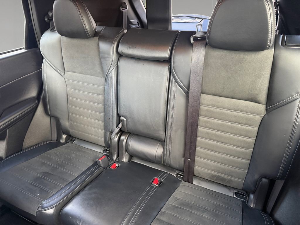 Used 2024 Mitsubishi Outlander SE Black Edition image 16