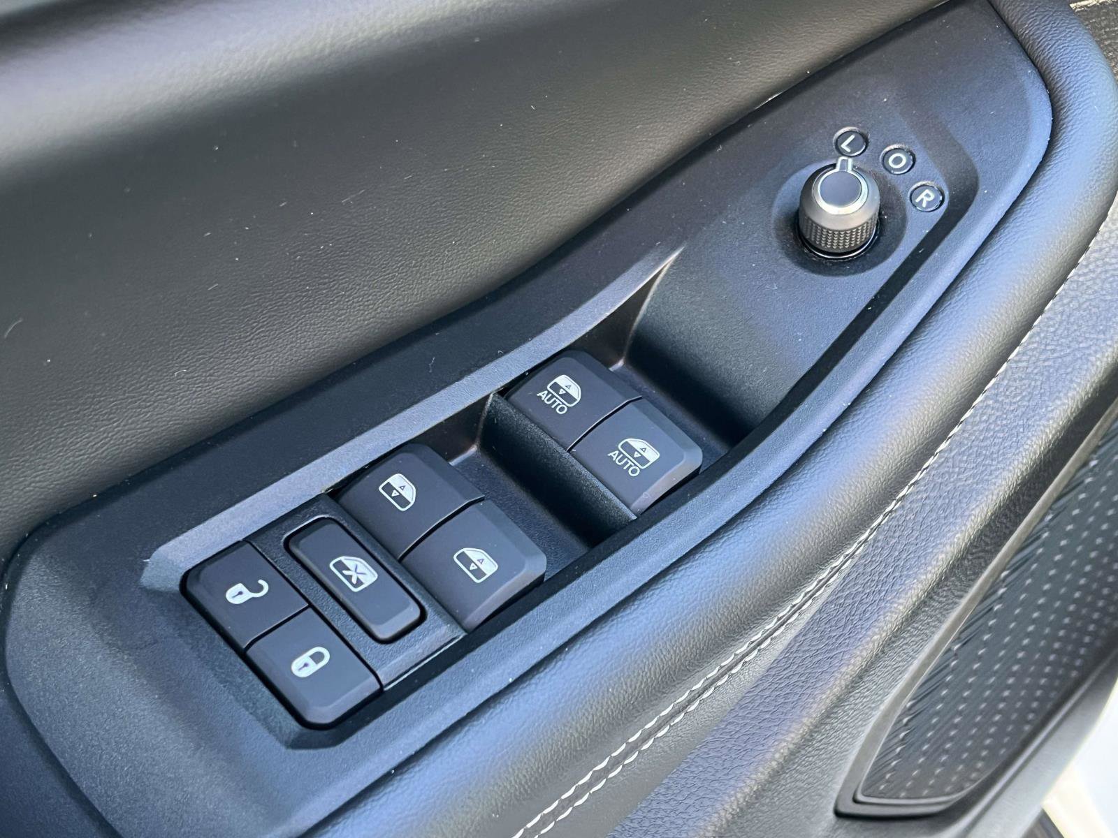 Used 2024 Jeep Grand Cherokee Altitude image 17