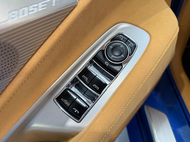Used 2022 Chevrolet Corvette Stingray Premium Conv w/ Z51 Performance Package image 18