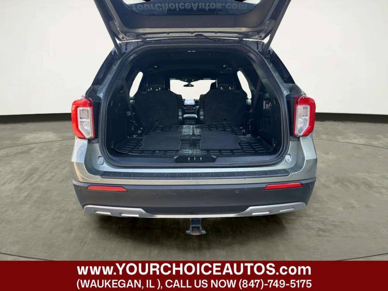 Used 2020 Ford Explorer XLT w/ Equipment Group 202A AWD/4WD image 13