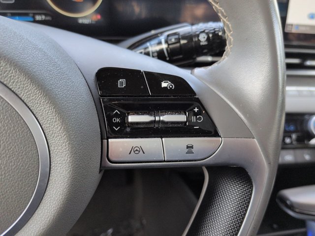 Used 2025 Hyundai Elantra SEL FWD image 23