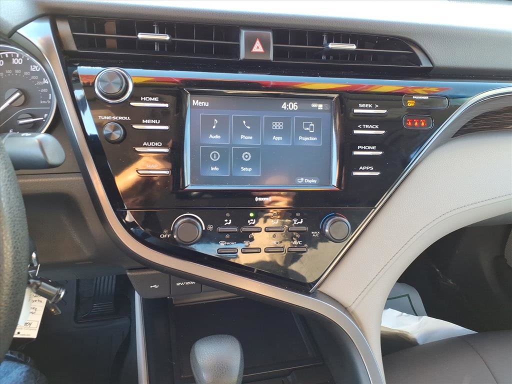 Used 2020 Toyota Camry LE image 13