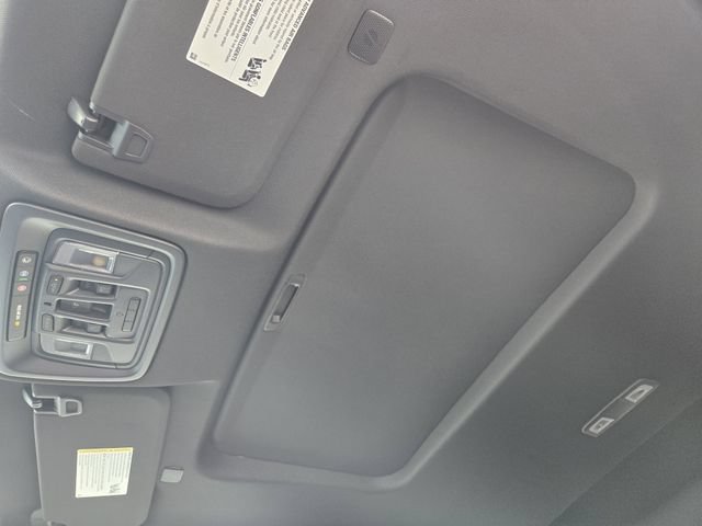 Used 2025 Chevrolet Silverado 1500 High Country AWD/4WD image 26